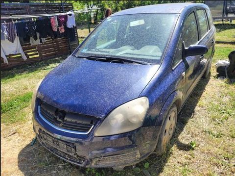 Opel Zafira, öntömeg(Kg.):1430, össztömeg(Kg.):2090, hengerürt.(köbcm):…