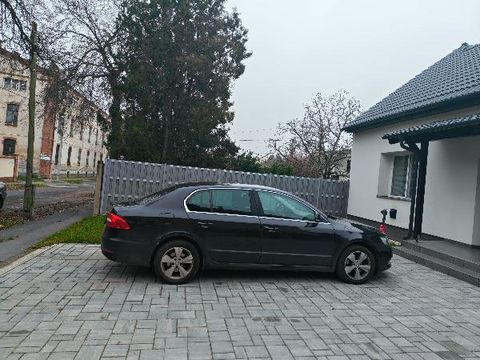 Skoda SUPERB - A gépjármű körben karcos, nagyobb sérülés nem látható. K…