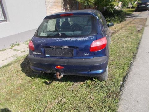 Rendszám: ; fajta: személygépjármű; gyártmány: PEUGEOT, kereskedelmi né…