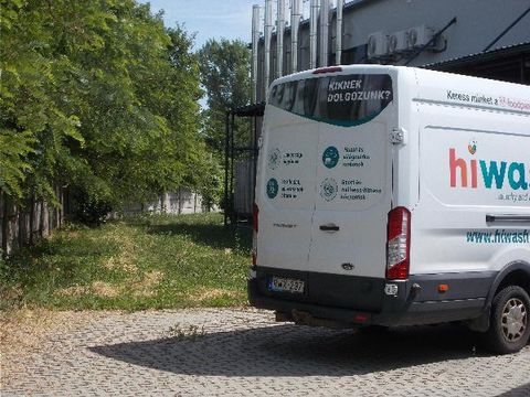 Ford Transit tehergépjármű; 1995 cm3; hajtóanyag: gázolaj; sebességvált…
