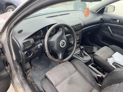 Volkswagen PASSAT 2.5 V6 TDI