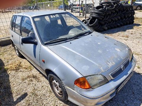 Suzuki SWIFT típusú személygépkocsi.